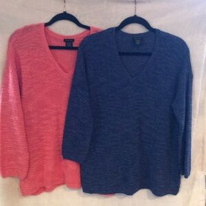 2 Calvin Klein Jeans Women’s V-Neck Long Sleeve Knit Sweaters - XXL